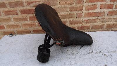 ASIENTO CUERO BROWN / BROOKS  ORIGINAL . BSA  /  NORTON / COVENTRY EAGLE /  MOTOSACOCHE / TERROT / ALCYON / GRIFFON / PEUGEOT / OTRAS AÑOS 1910 A 1920 