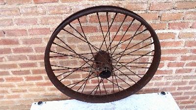BUJE / RUEDA  TRASERA ORIGINAL CON LLATA DE RETALON 28X3 HARLEY DAVIDSON F / FD / J / JD / AÑOS 1919 / 1920 / 1921 